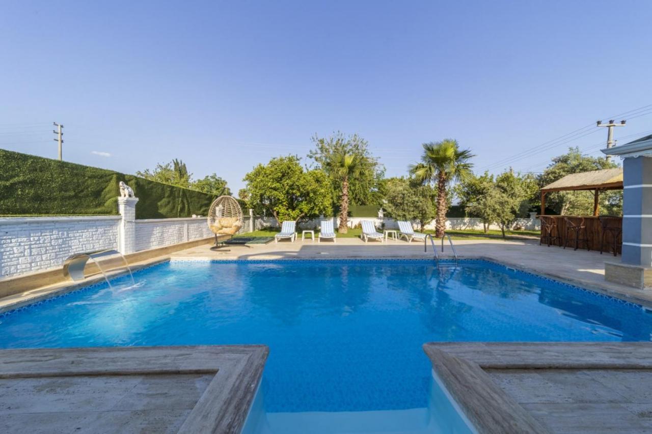 Marvelous Villa With Private Pool In Muratpasa 安塔利亚 外观 照片